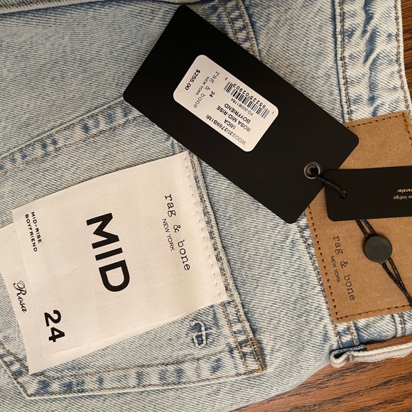 Rag & Bone Rosa Mid Rise boyfriend jeans. - Picture 4 of 5